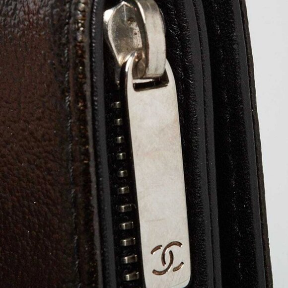 Chanel Black Patent Leather CC Compact Wallet - Picture 5 of 10